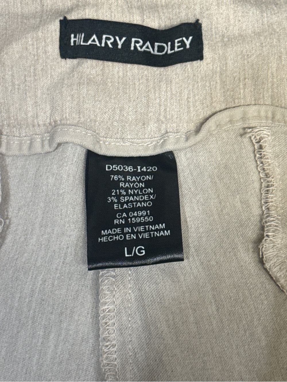 Hilary Radley Women’s Beige Dress Shorts Size Large - Picture 5 of 5